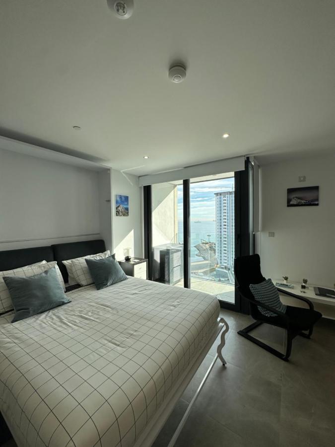 E1 Apartment High Level Sea View 지브롤터 외부 사진